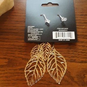 NWT SILVERTONE LEAF FILLAGREE DANGLING EARRINGS